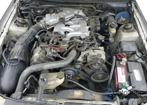 2000 Ford Mustang z USA, uszkodzony, nr VIN 1FAFP4046YF221780